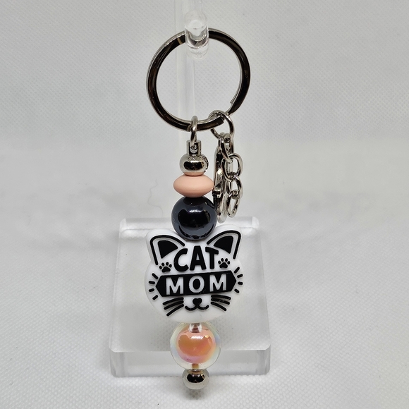 NWT Silver Metal Cat Mom Blong and Beaded Keychain - Picture 1 of 1